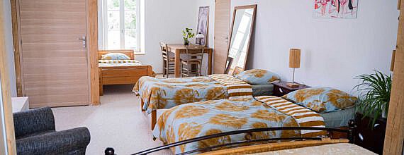 Room 4 person (mixed)
