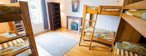 Room 6 person (mixed)